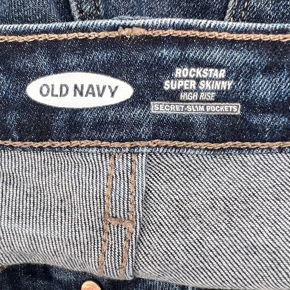 Old Navy Rock Star Super Skinny High Rise Distressed Jeans Size 12 Petite Womens - Picture 2 of 6